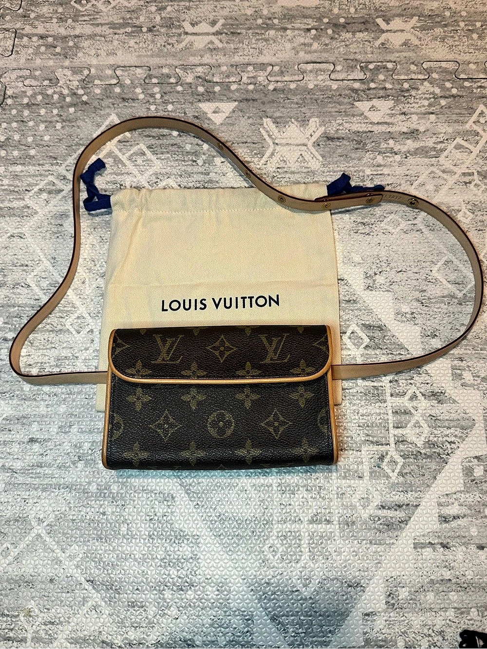 Louis Vuitton Pochette Monogram Belt Bag/Crossbody in Brown & Tan